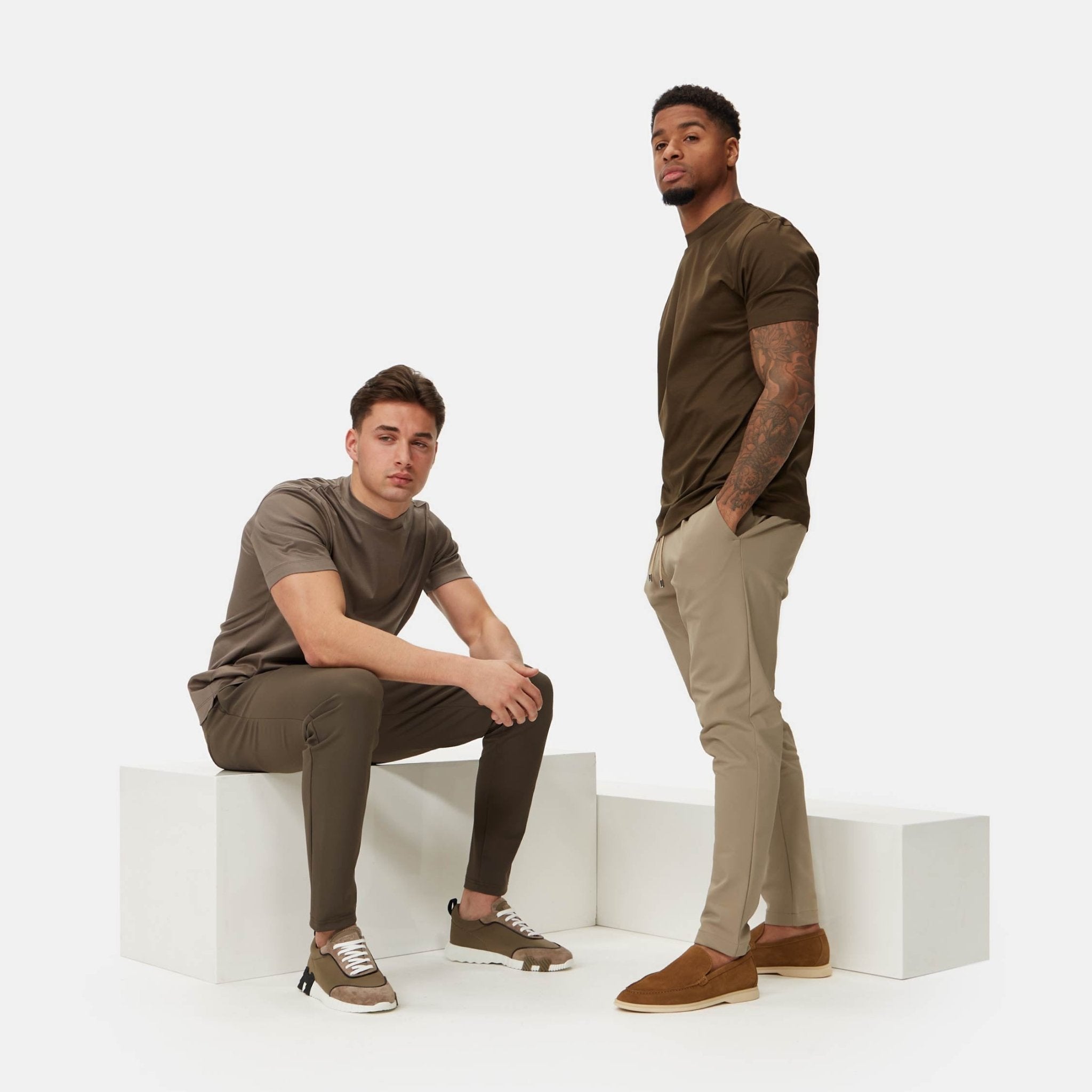 Zo Draag je een Luxe Heren T-shirt met Stijl – Tips van DIMANO - DIMANO