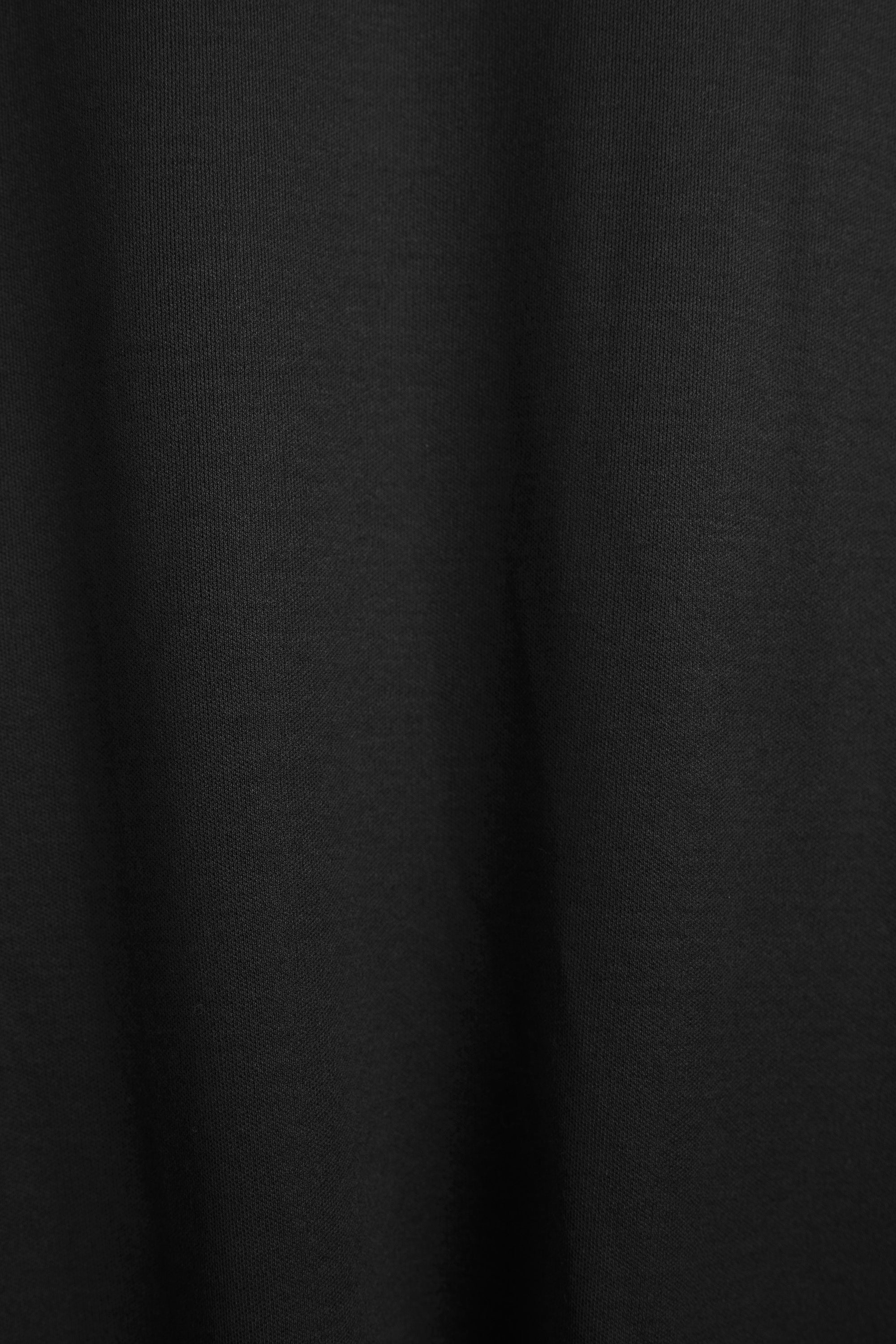 Onyx Black Longsleeve T-shirt