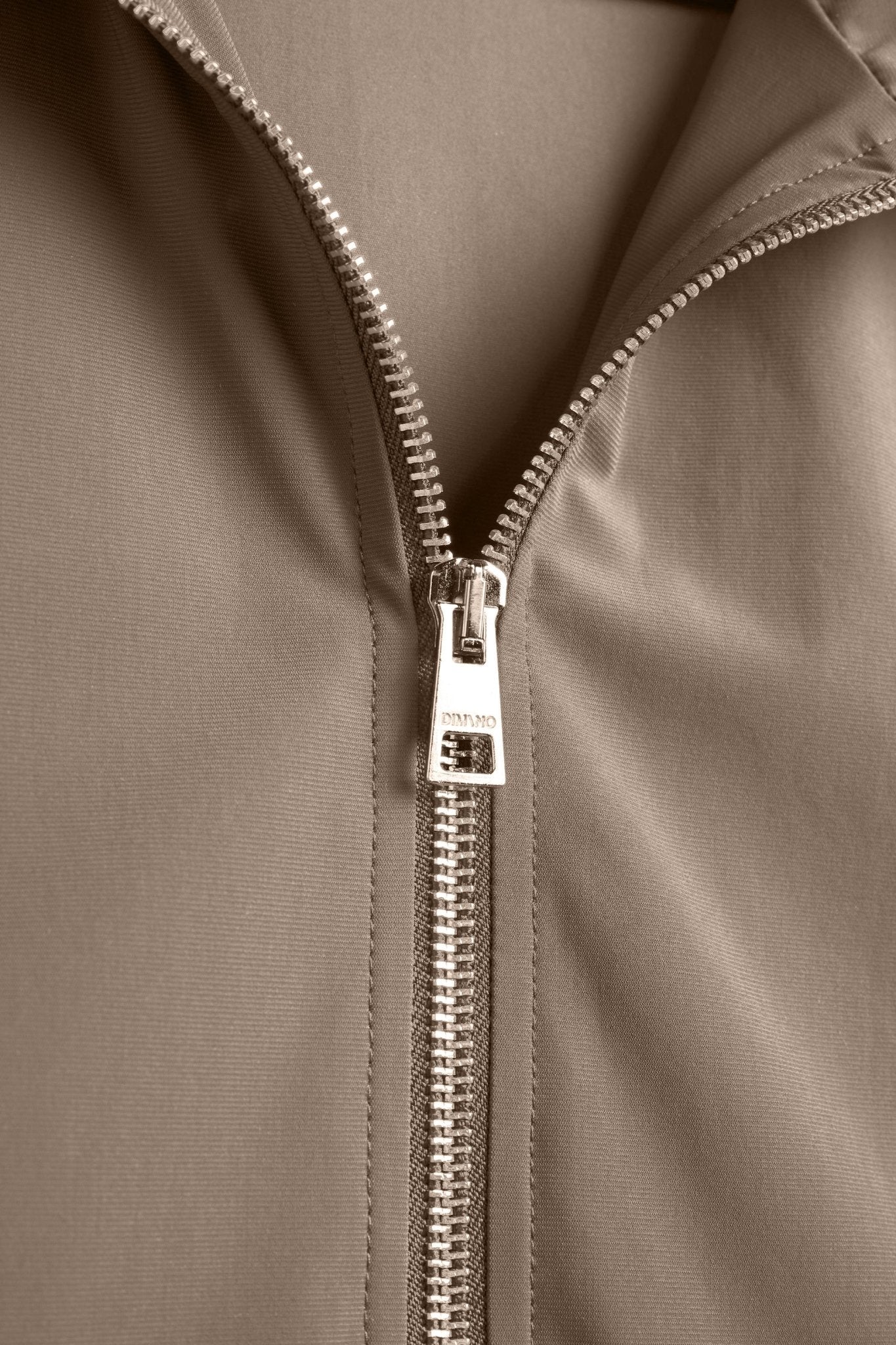 Light Beige Tech Gilet - DIMANO